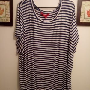 BLUE and white Hot kiss Tee